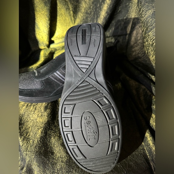 Get Fit Grasshoppers Shoes, New Never Worn - Picture 2 of 3